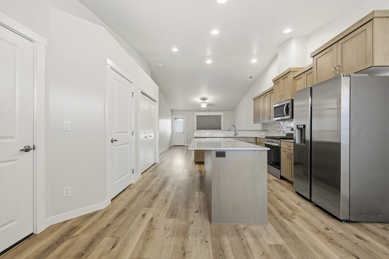 3367 Northwest 15th Street - Photo 5 of 23