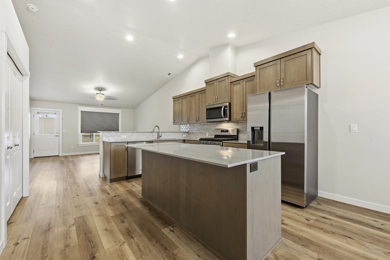 3367 Northwest 15th Street - Photo 6 of 23