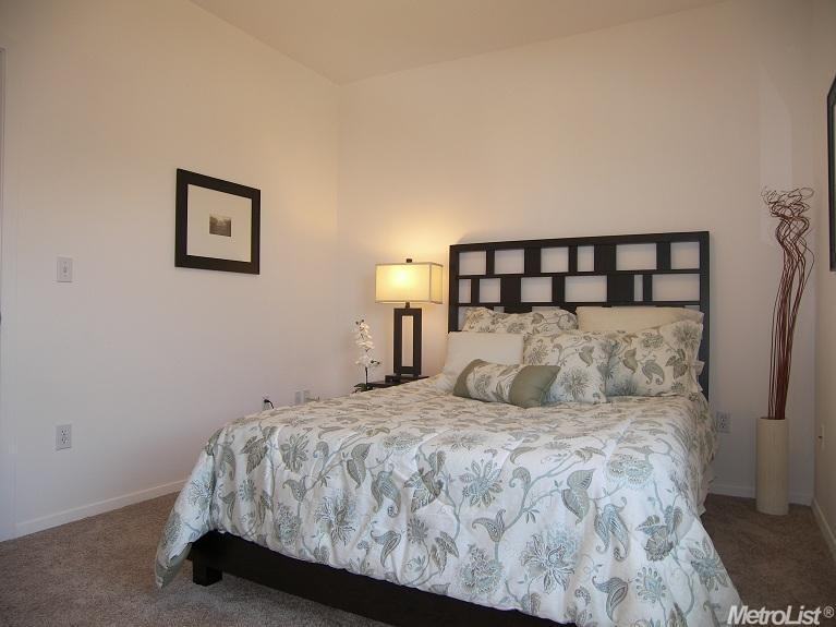 4200 East Commerce Way #621 - Photo 6 of 20