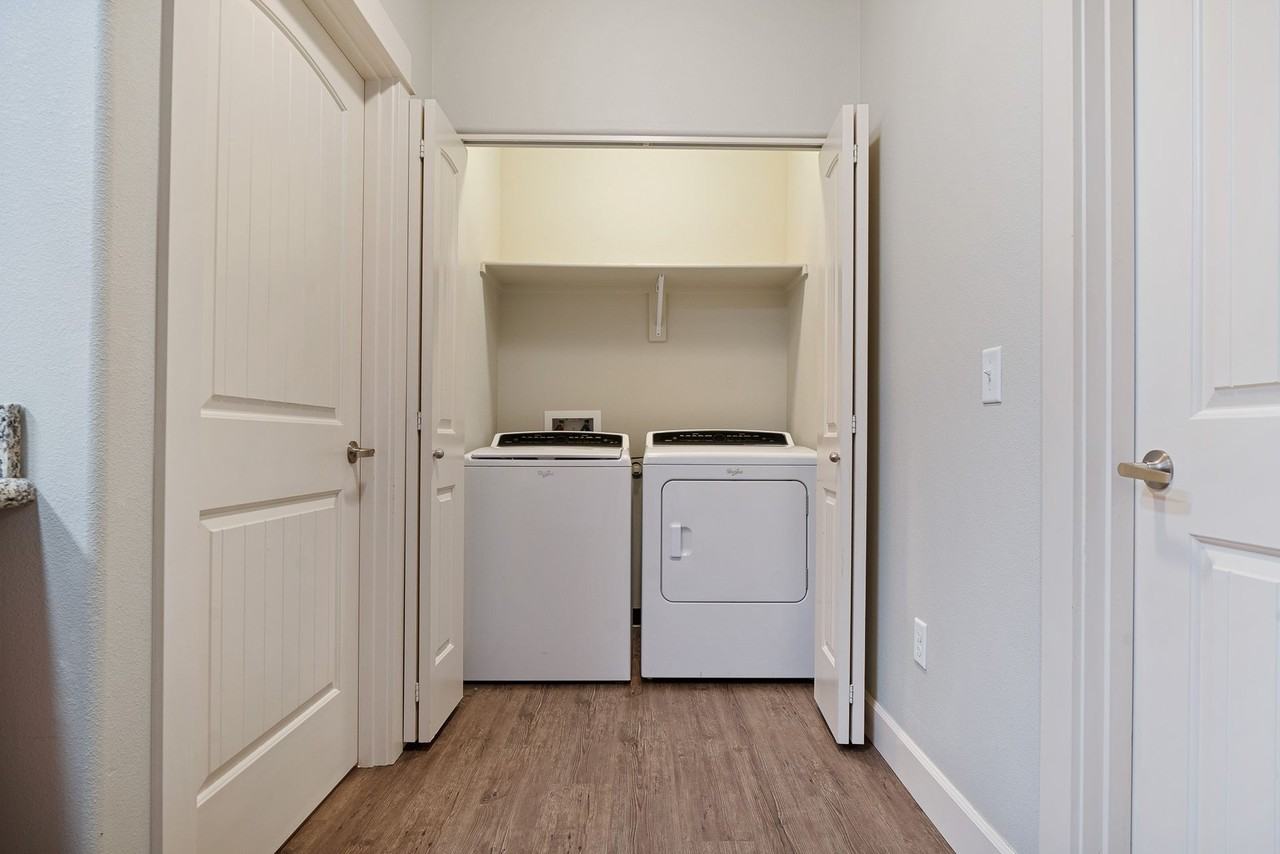 Webster Ridge Apartments - Photo 7 of 50