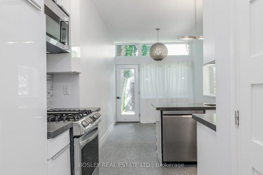 9 Hambly Avenue - Photo 4 of 28