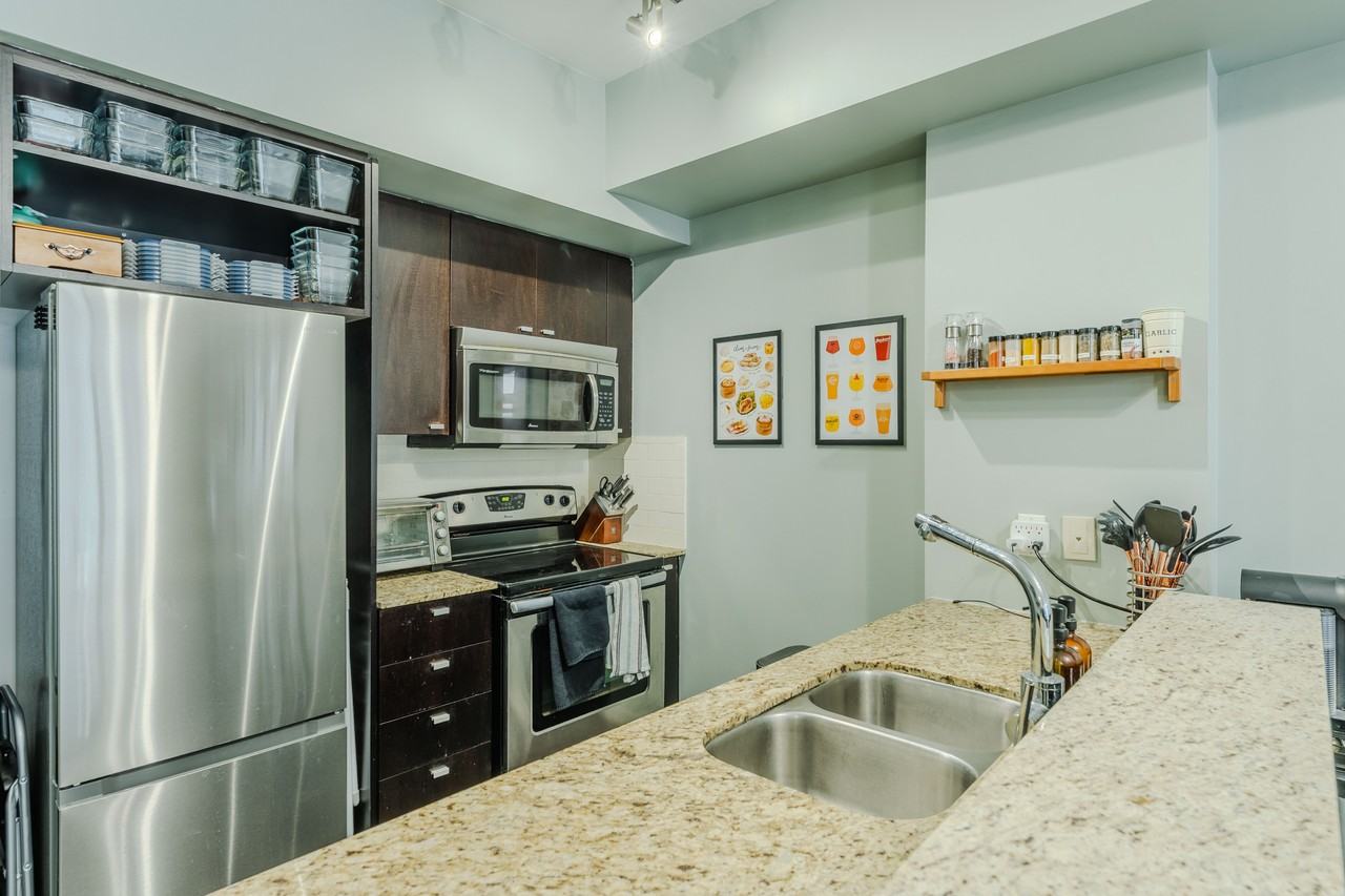 103 The Queensway #608 - Photo 5 of 24