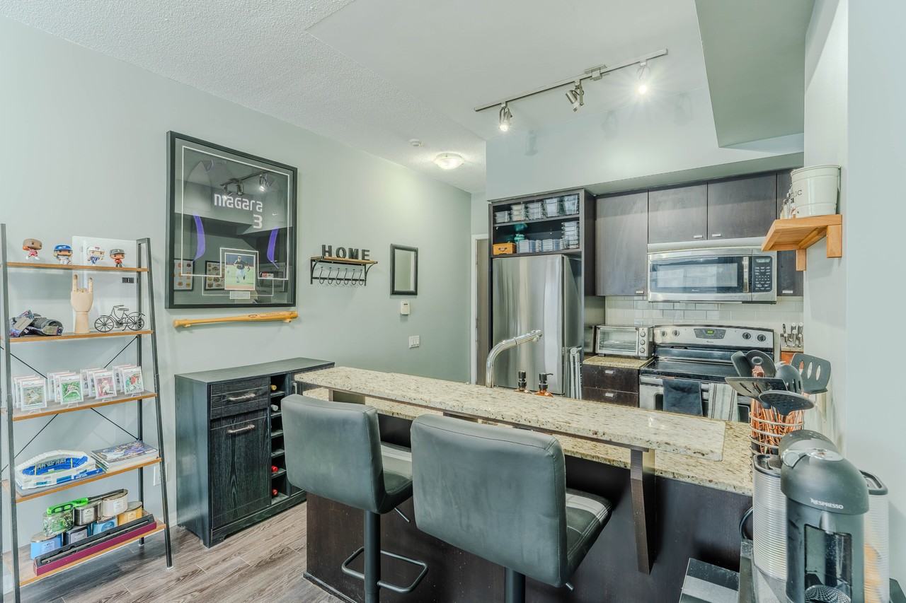 103 The Queensway #608 - Photo 6 of 24