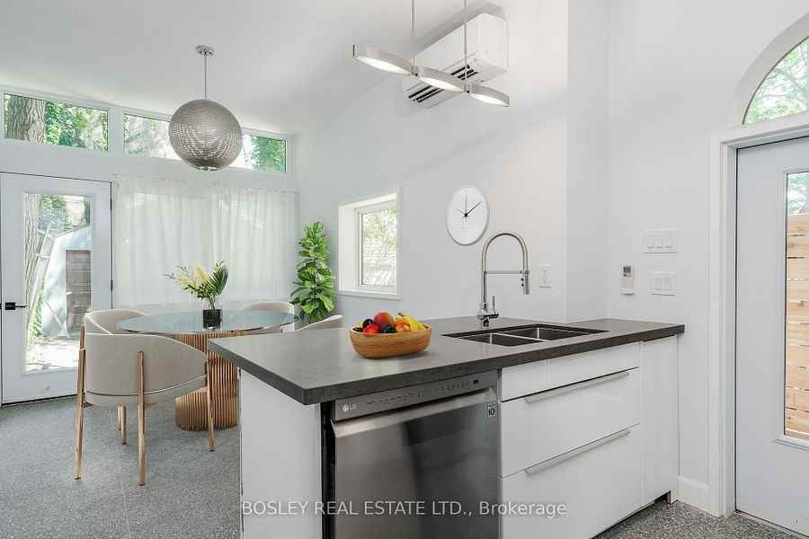 9 Hambly Avenue - Photo 2 of 28