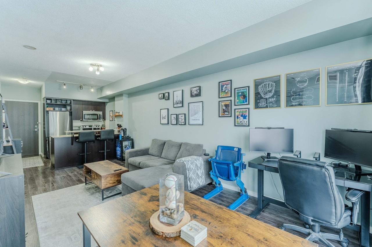 103 The Queensway #608 - Photo 3 of 24