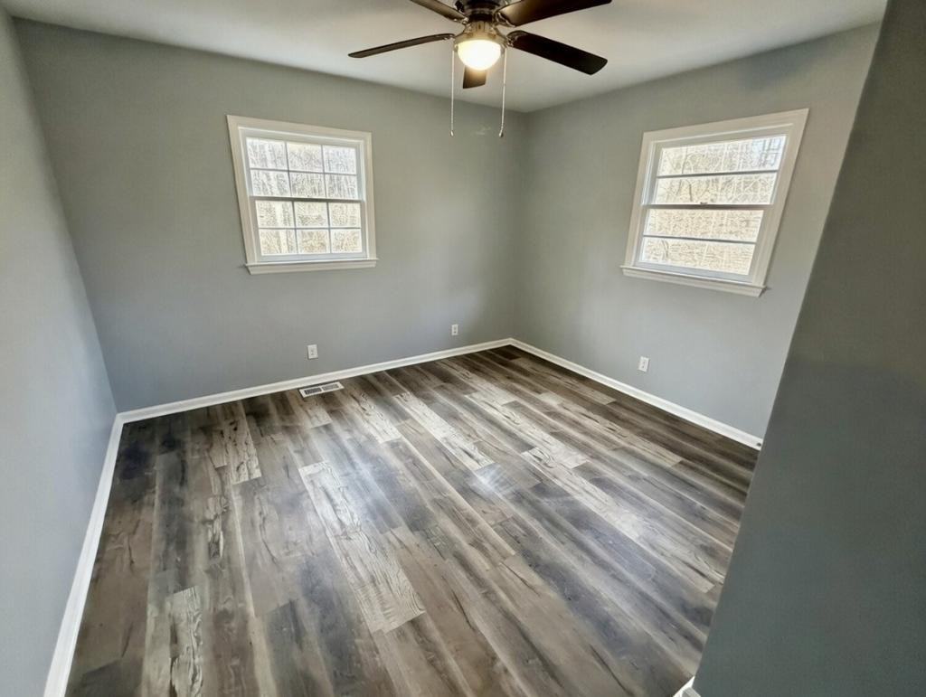 1223 Dixie Pl - Photo 3 of 6