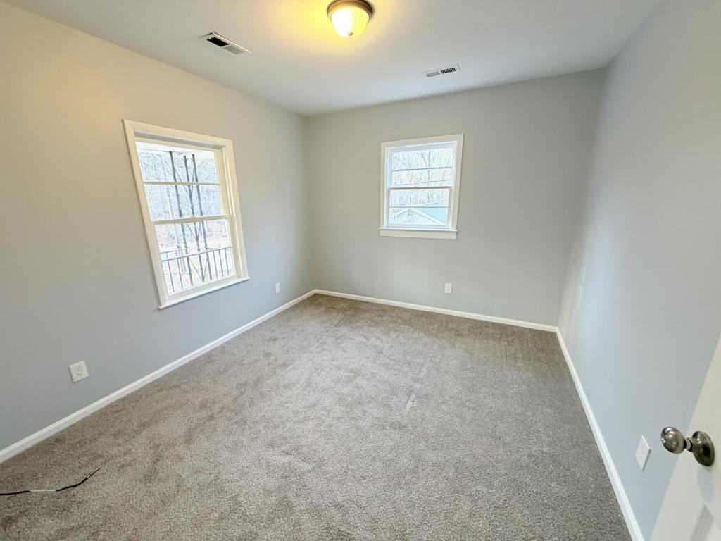 1233 Dixie Pl - Photo 3 of 10