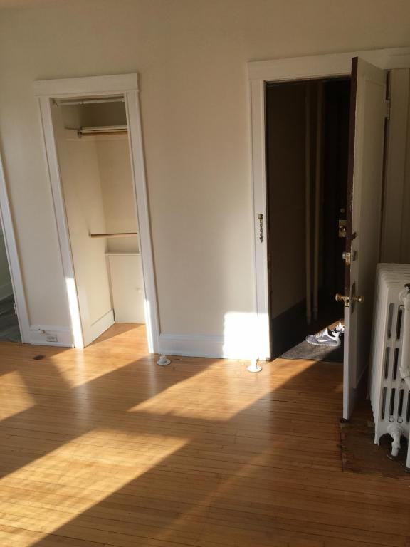 2704 N Hackett Ave - Photo 6 of 8