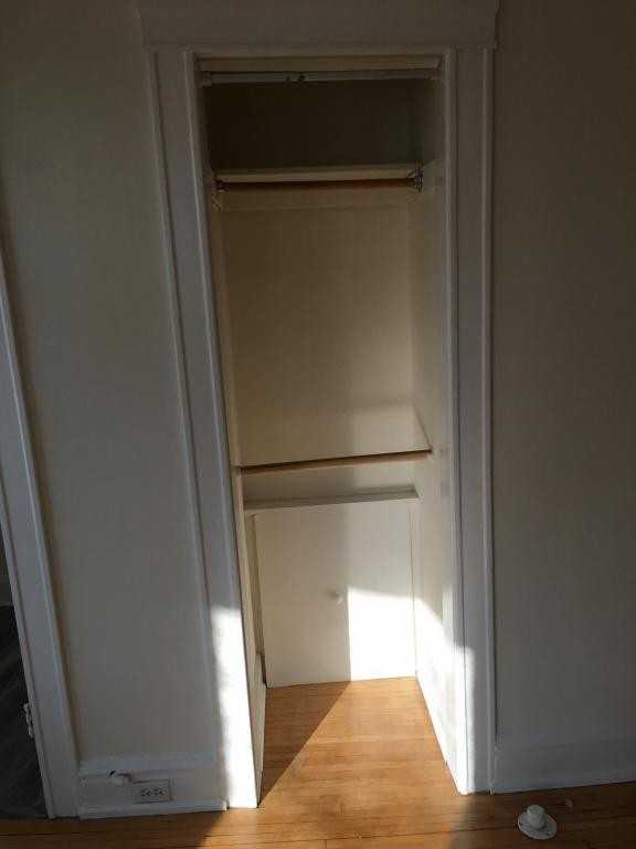 2704 N Hackett Ave - Photo 7 of 8