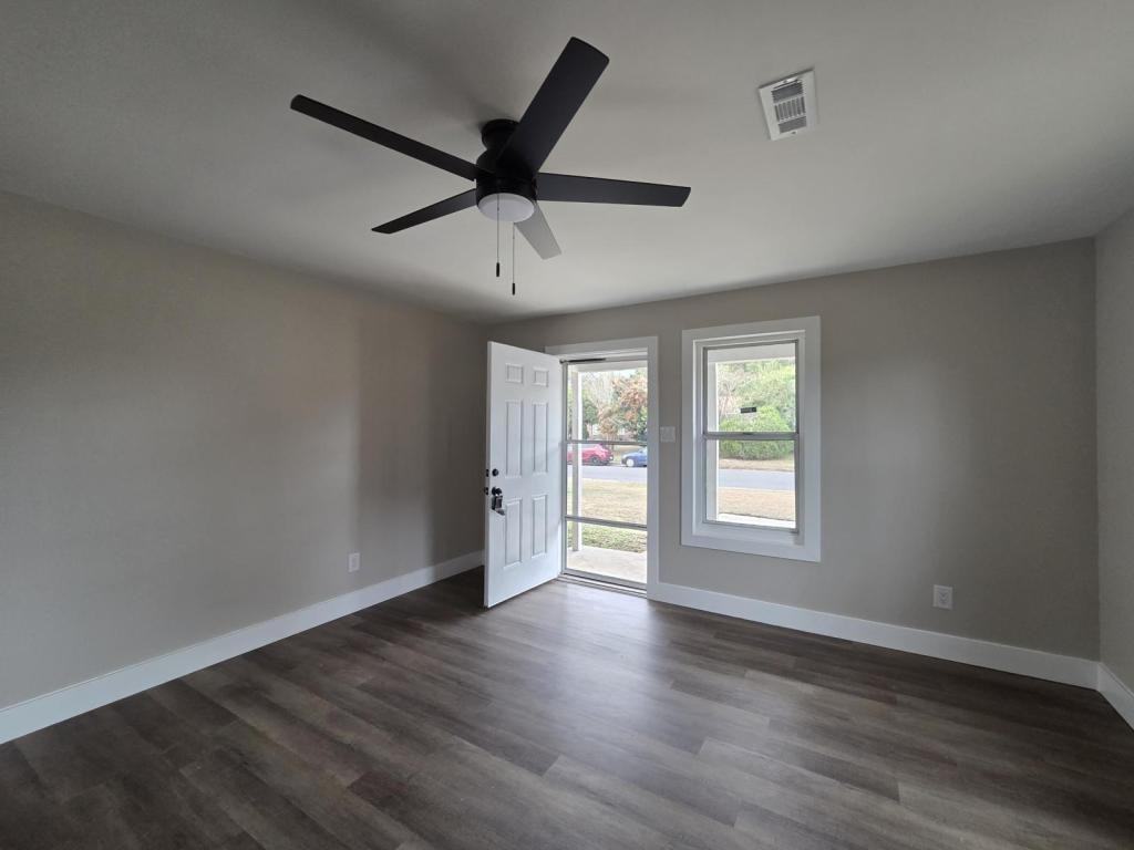 1502 N 26th St - Photo 4 of 36