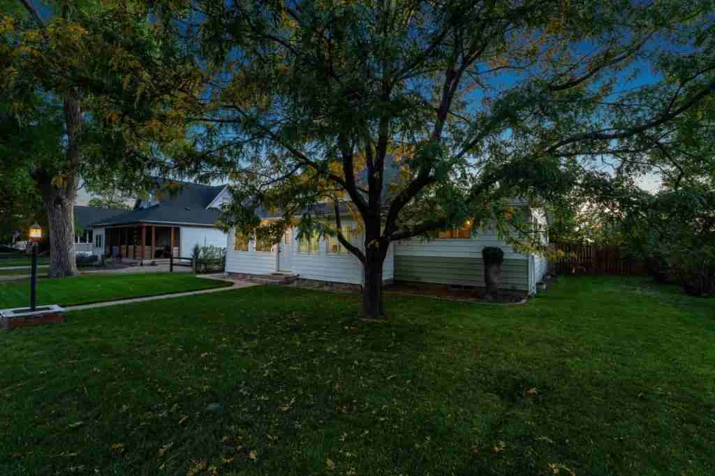 315 Graefe Ave - Photo 3 of 26