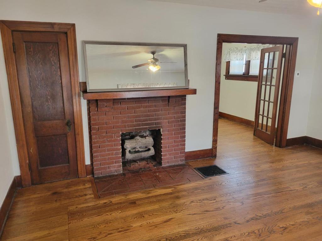 42 S Sperling Ave - Photo 6 of 34