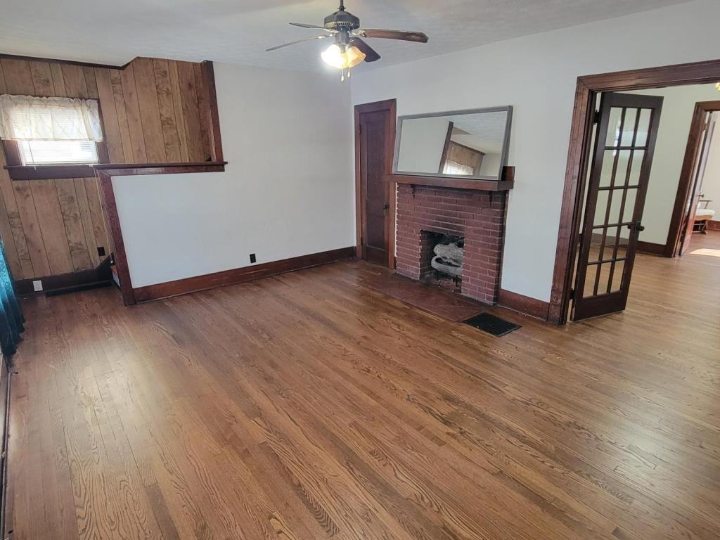 42 S Sperling Ave - Photo 7 of 34