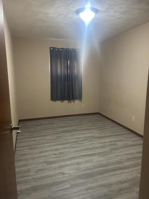 629 E 4th St - Photo 7 of 7