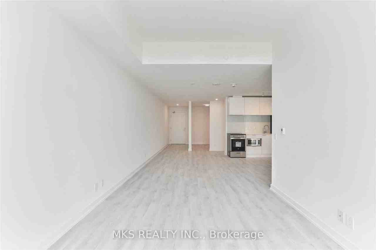 33 Helendale Avenue #507 - Photo 6 of 19