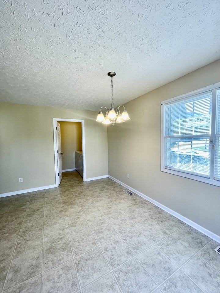 525 Northwynd Cir #1 - Photo 3 of 40