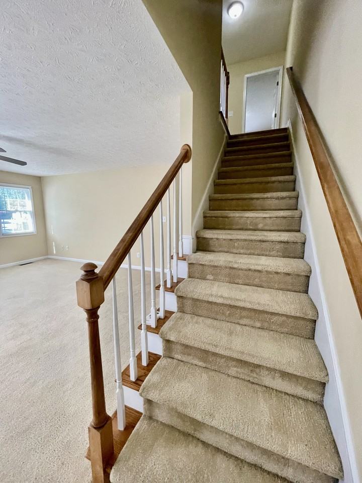 525 Northwynd Cir #1 - Photo 2 of 40