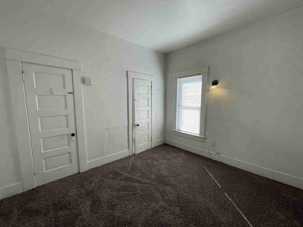 960 Salem St #B - Photo 2 of 12