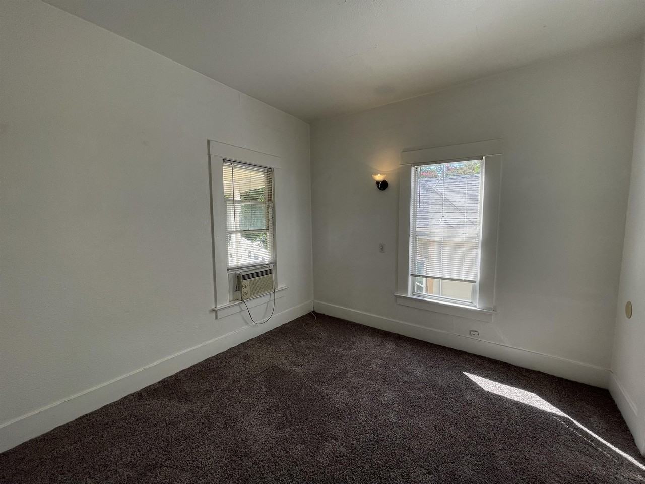 960 Salem St #B - Photo 7 of 12