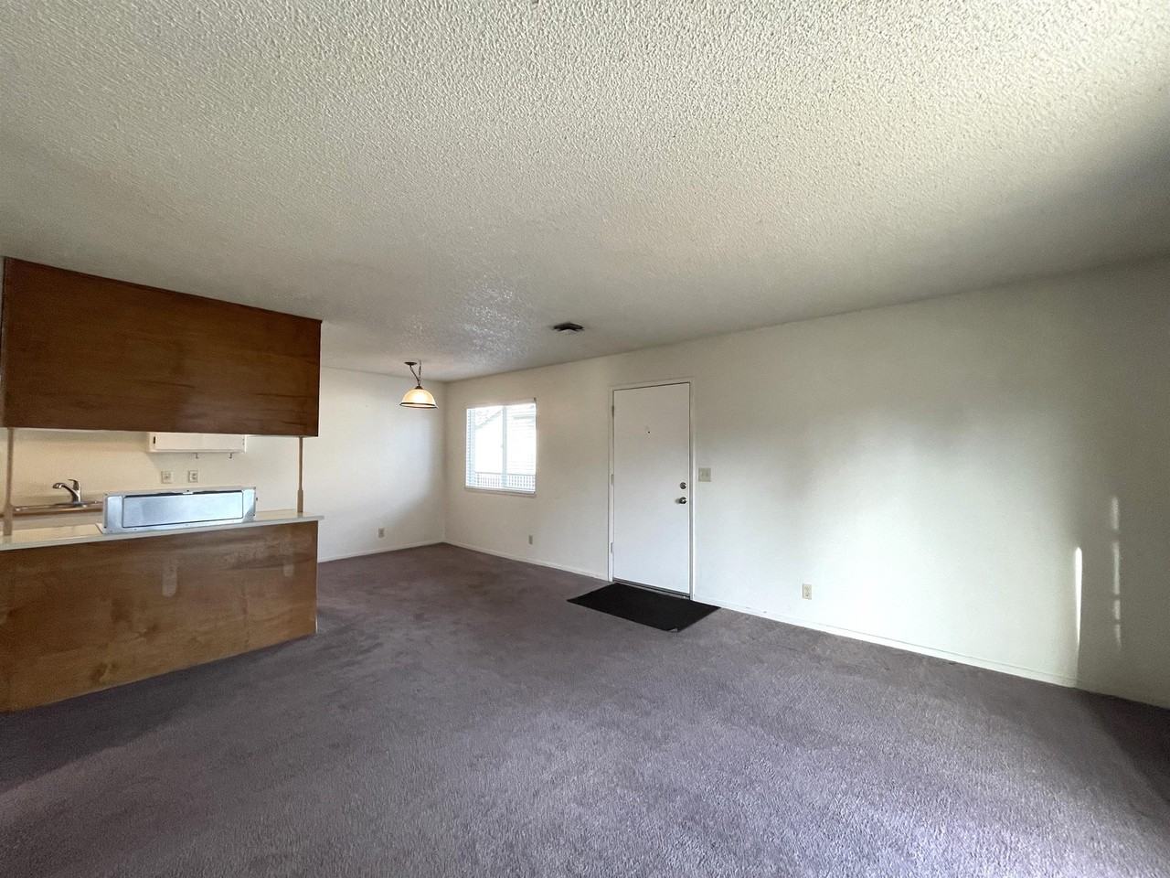 458 Nord Ave #14 - Photo 4 of 8