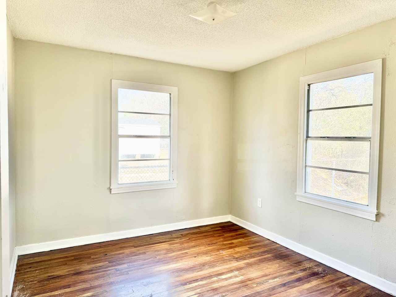 2666 Sheldon Dr - Photo 6 of 12