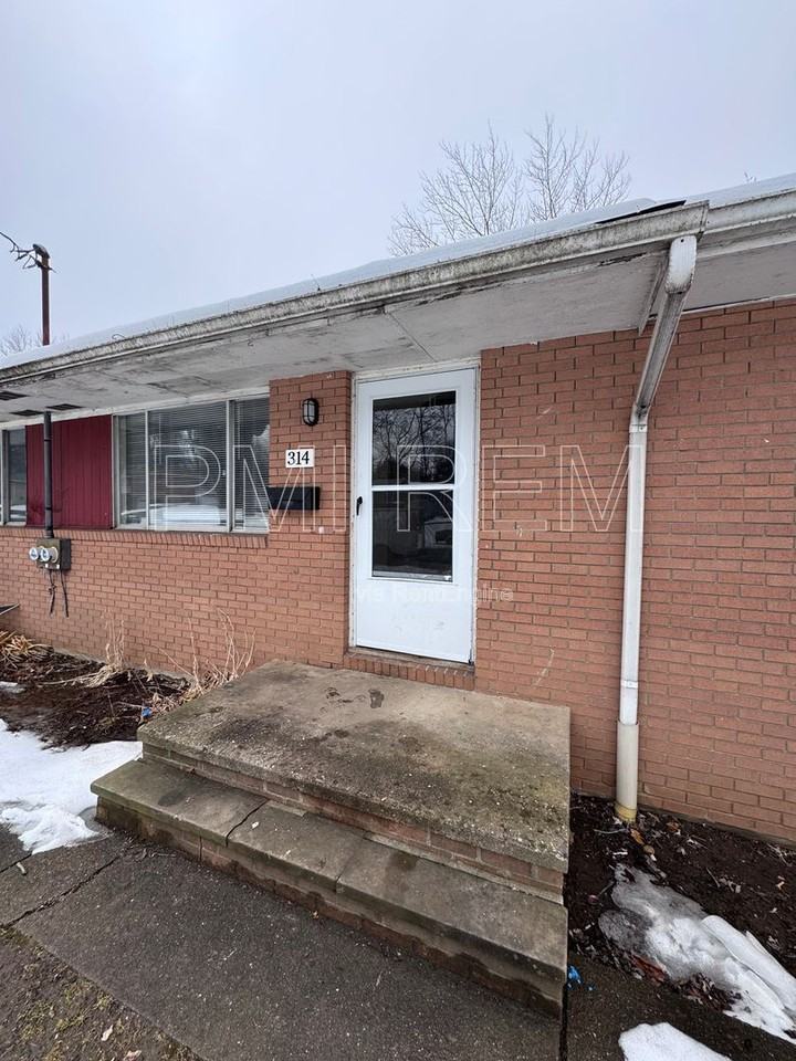 314 Pershing Ave Nw - Photo 2 of 8