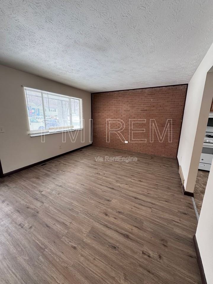 314 Pershing Ave Nw - Photo 5 of 8