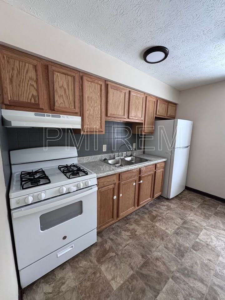 314 Pershing Ave Nw - Photo 6 of 8