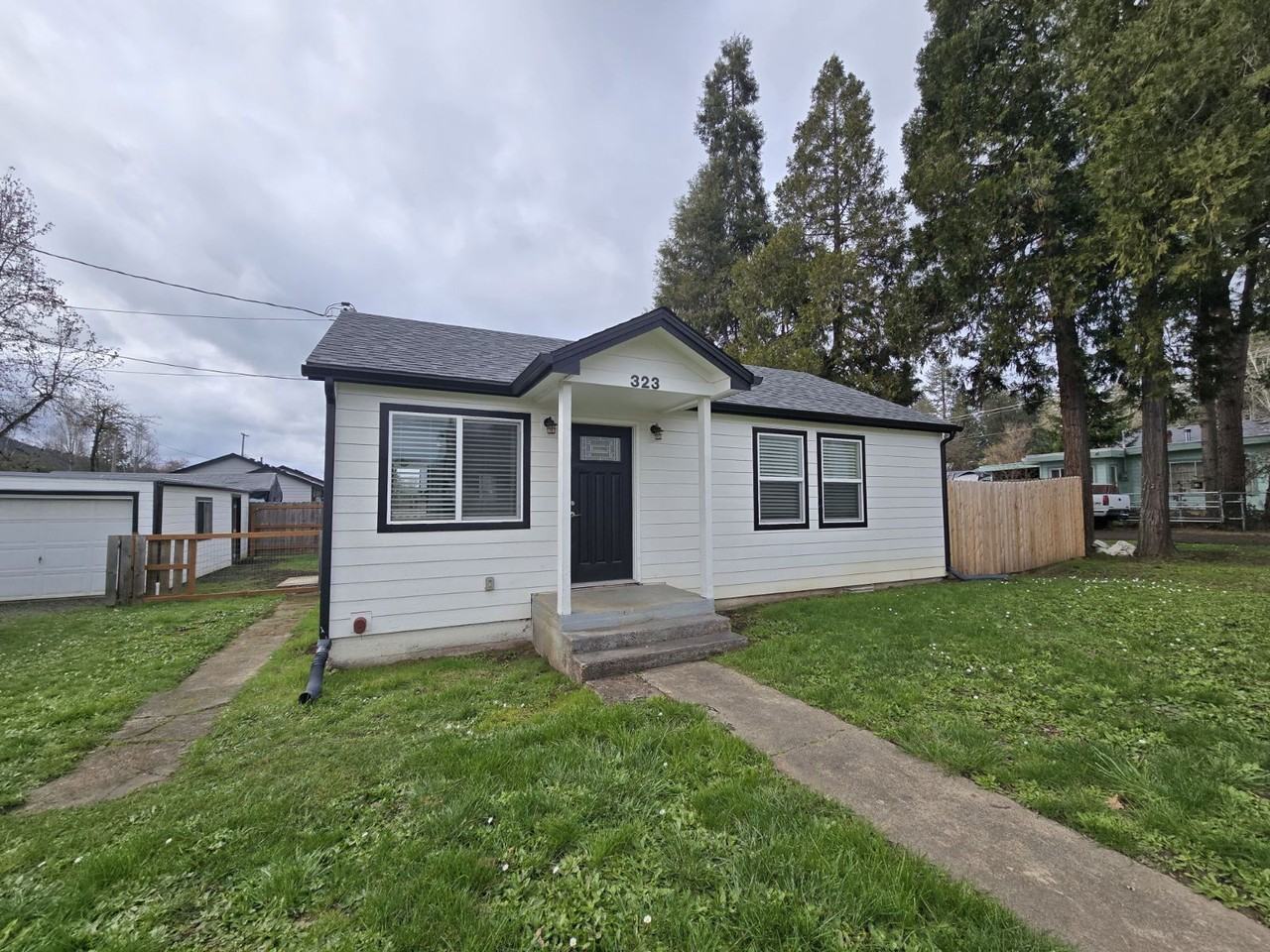 323 Branton St - Photo 2 of 19