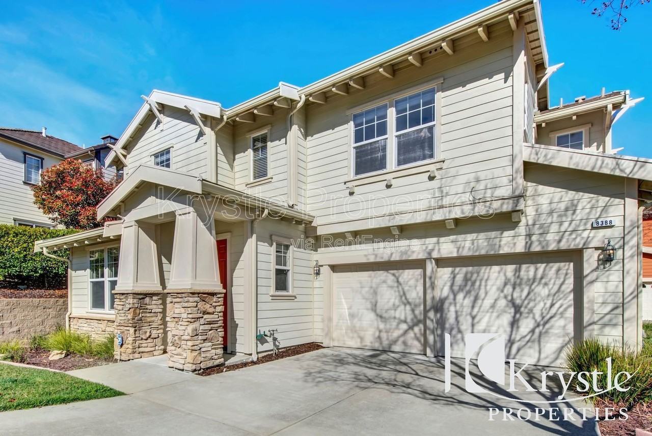 8388 Bennington Ct - Photo 2 of 30