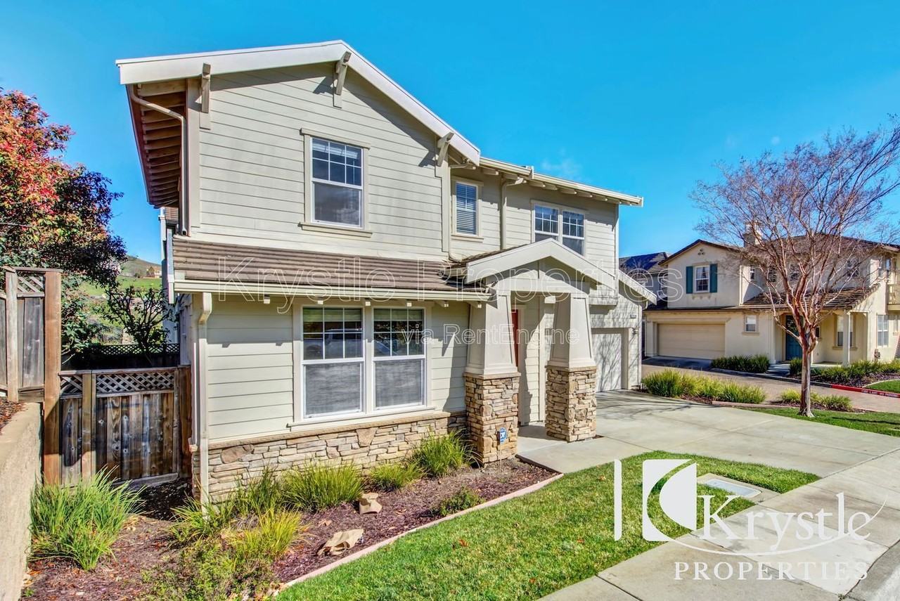 8388 Bennington Ct - Photo 6 of 30