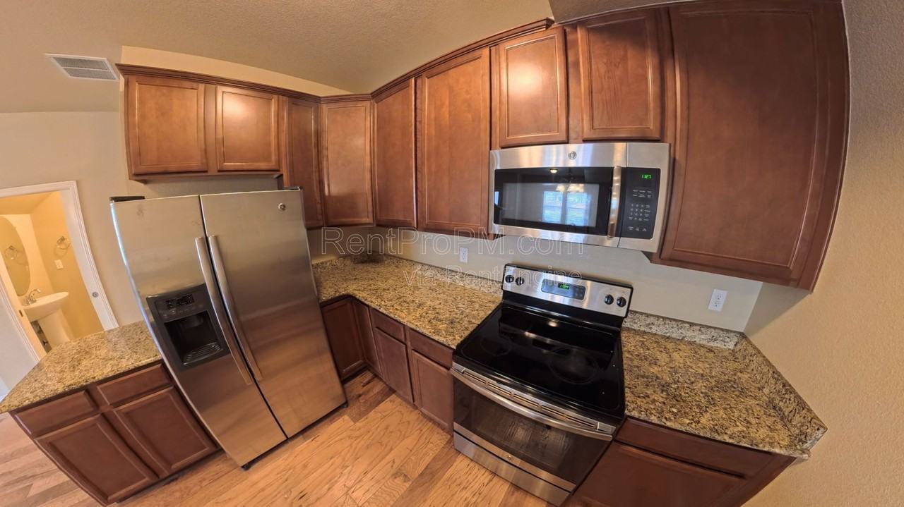 3800 Manhattan 1st Ave #A6 - Photo 5 of 15