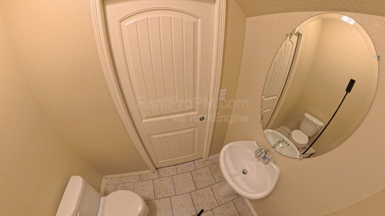 3800 Manhattan 1st Ave #A6 - Photo 6 of 15