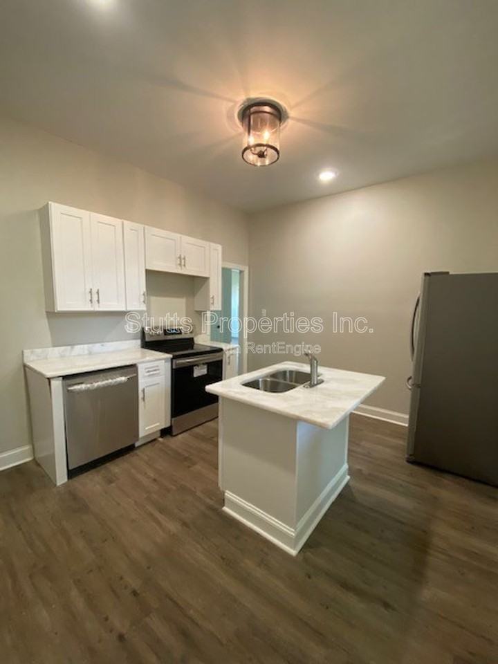 602 E Mobile St - Photo 5 of 21