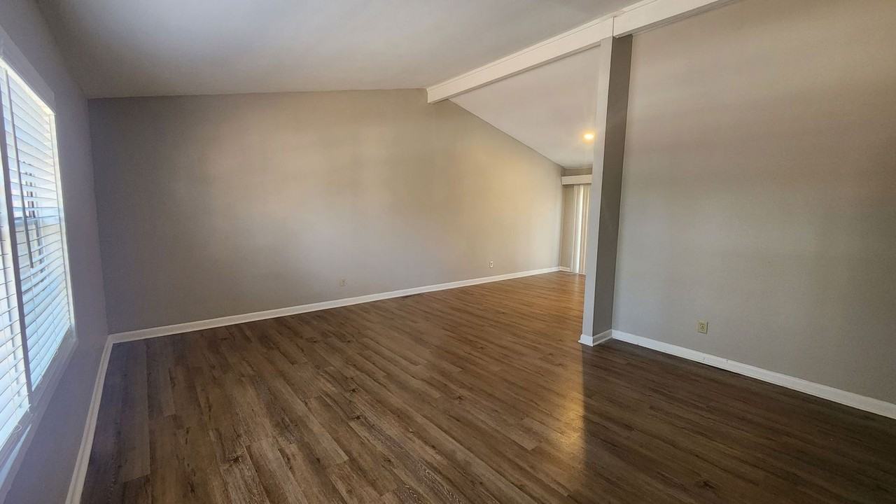 216 Ridgewood Ave - Photo 2 of 12