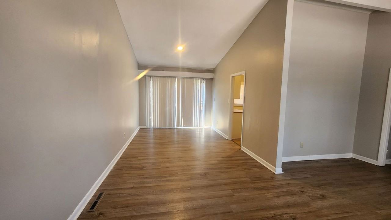 216 Ridgewood Ave - Photo 3 of 12