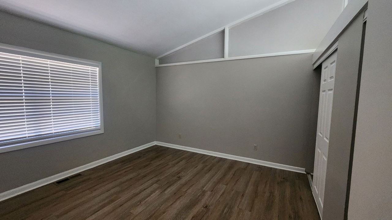 216 Ridgewood Ave - Photo 6 of 12