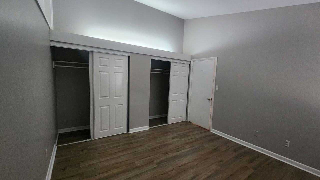 216 Ridgewood Ave - Photo 7 of 12