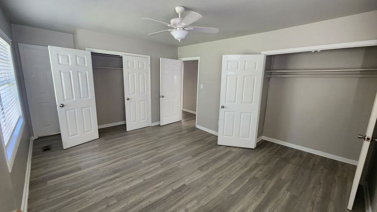 245 Ridgewood Ave - Photo 4 of 11