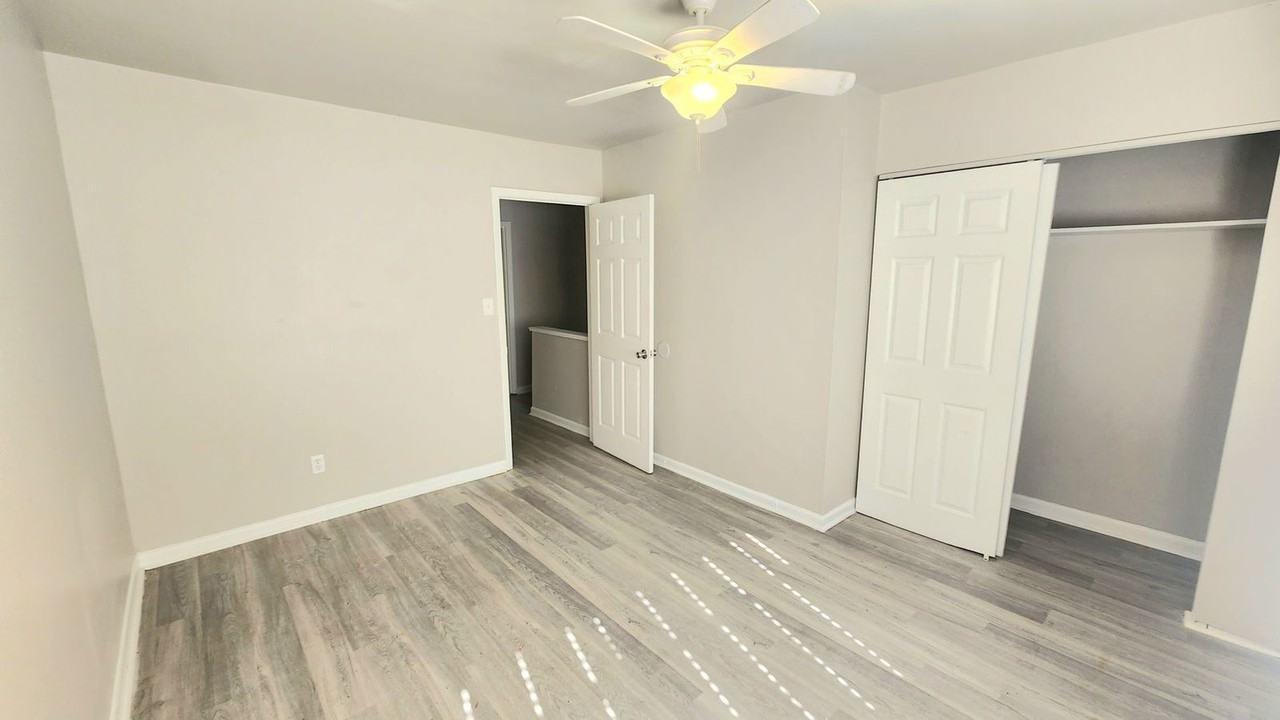 245 Ridgewood Ave - Photo 6 of 11