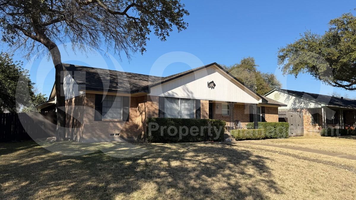 9007 Sweetwater Dr - Photo 2 of 23