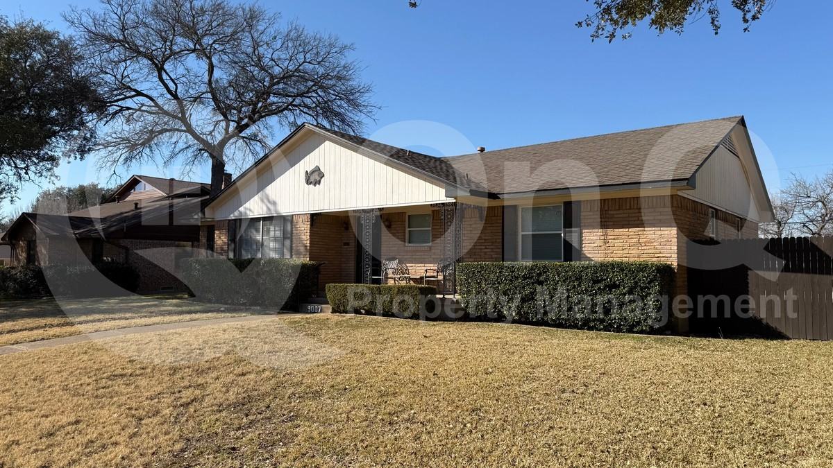 9007 Sweetwater Dr - Photo 3 of 23