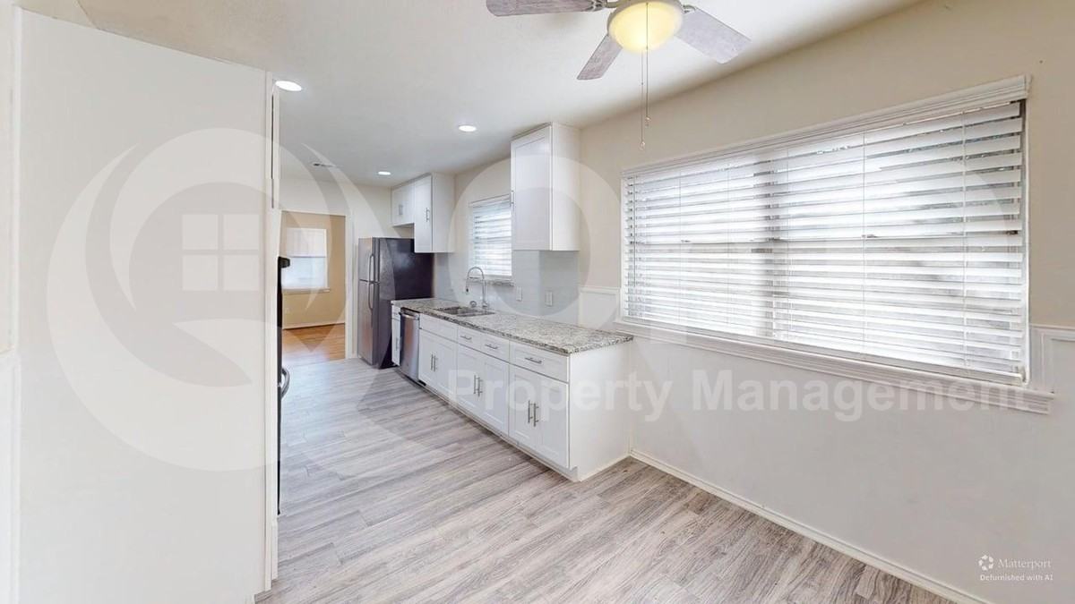 9007 Sweetwater Dr - Photo 5 of 23