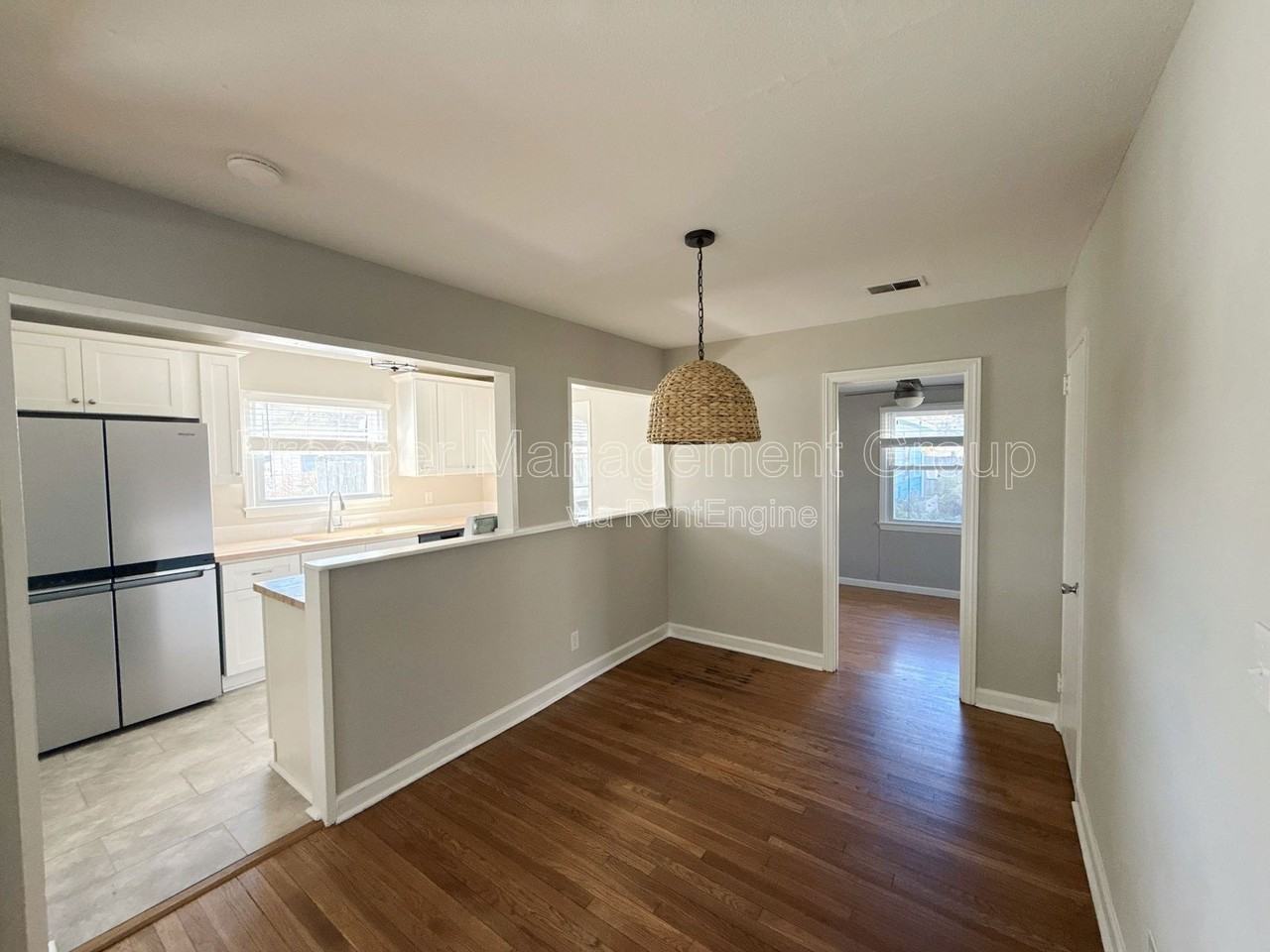 1214 Hawthorne Cir - Photo 4 of 50