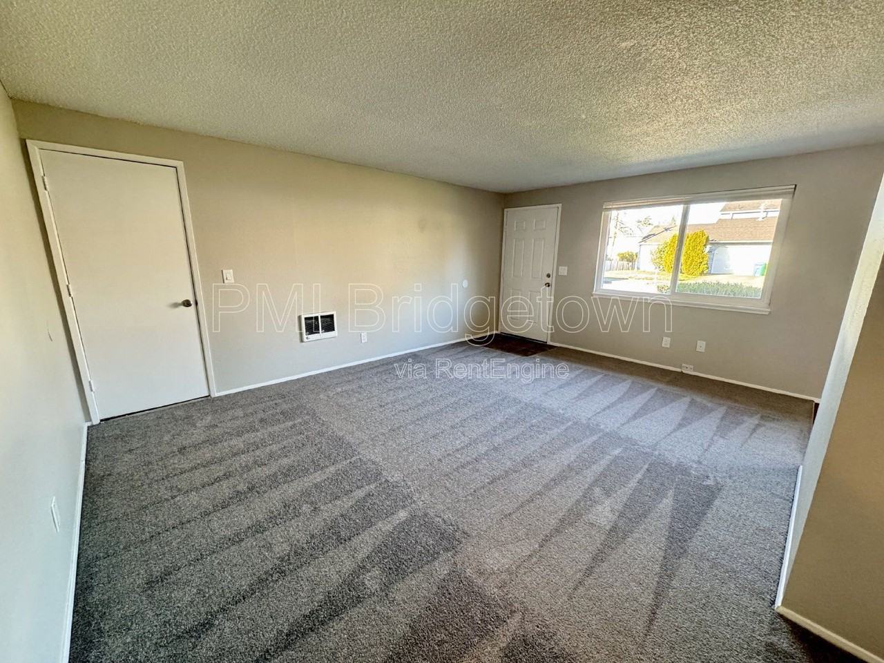 3690 Ne 8th St - Photo 4 of 16