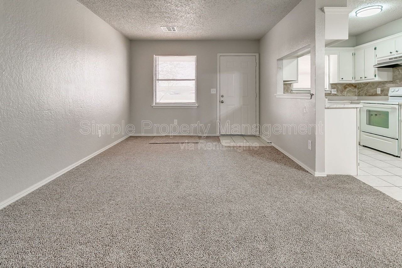 129 Se 42nd St #2 - Photo 2 of 16