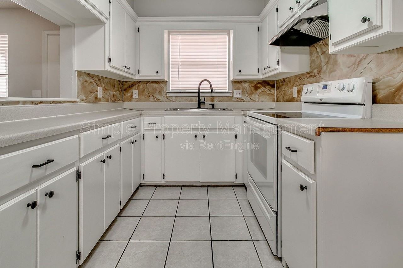 129 Se 42nd St #2 - Photo 7 of 16