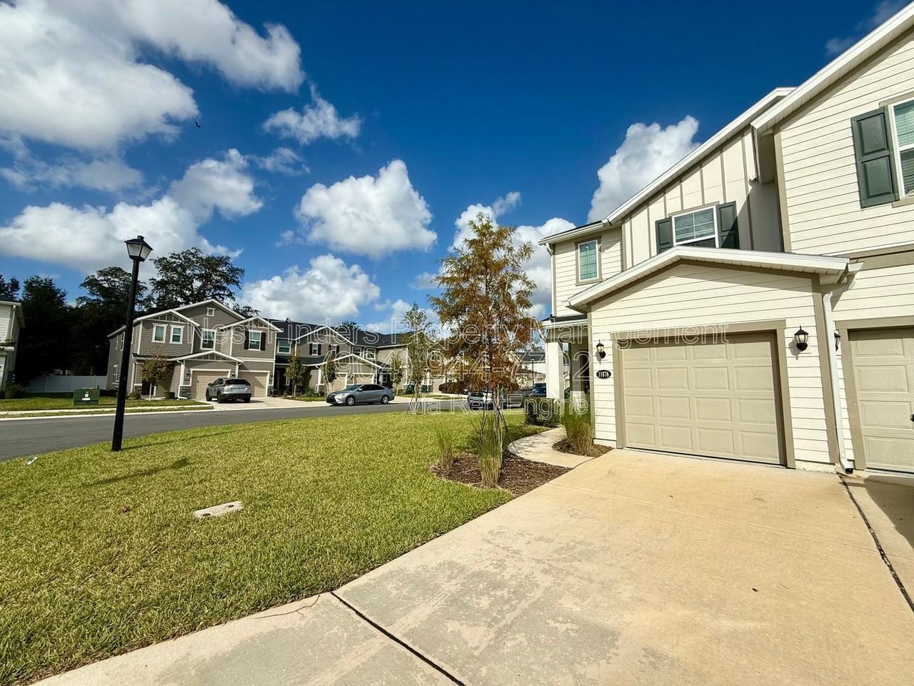 11876 Junegrass Rd - Photo 4 of 32