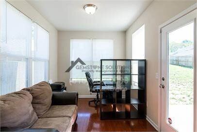 1856 Stonewater Dr - Photo 5 of 26