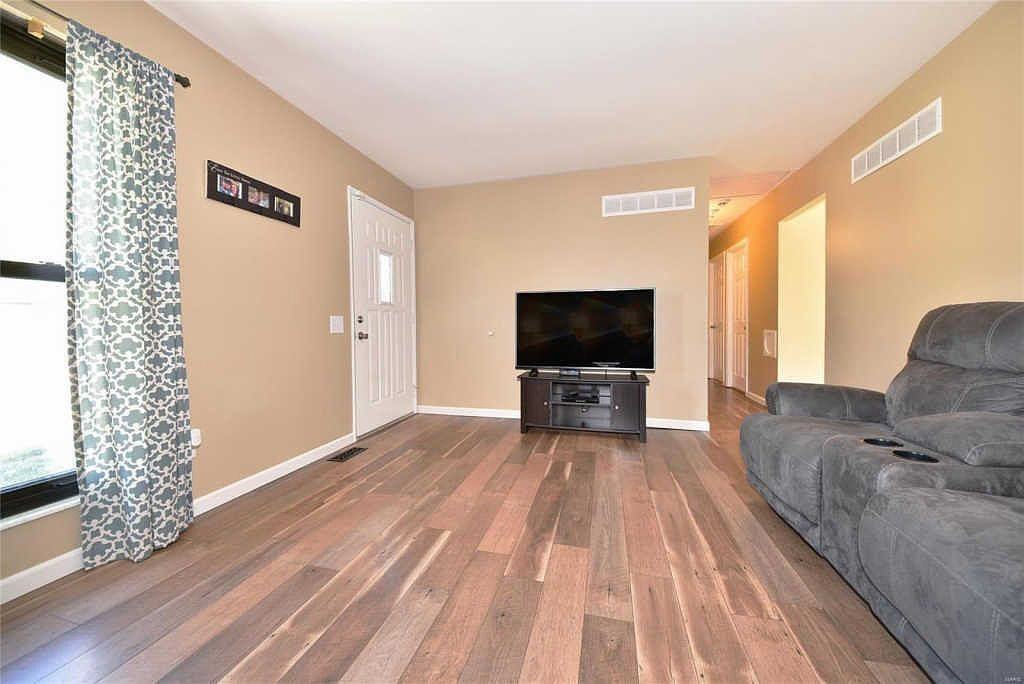 3049 Orton St - Photo 2 of 50